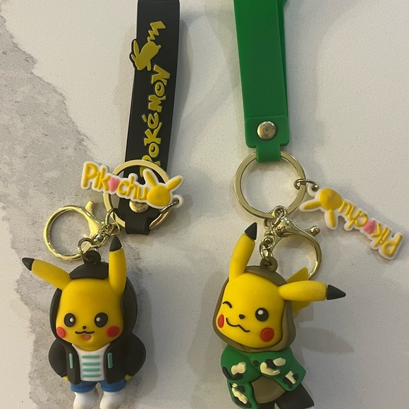 Pokémon Keychain Bundle - Picture 1 of 2